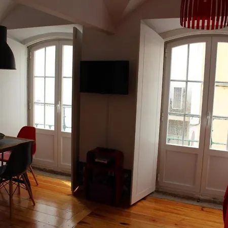 Cosy&shiny Lovely In Santos * Lissabon
